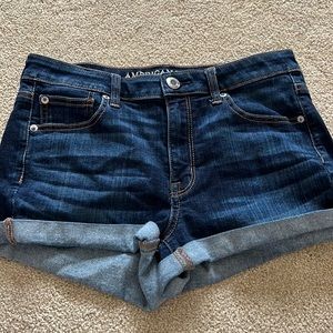 American Eagle High waited Denim shorts 2”